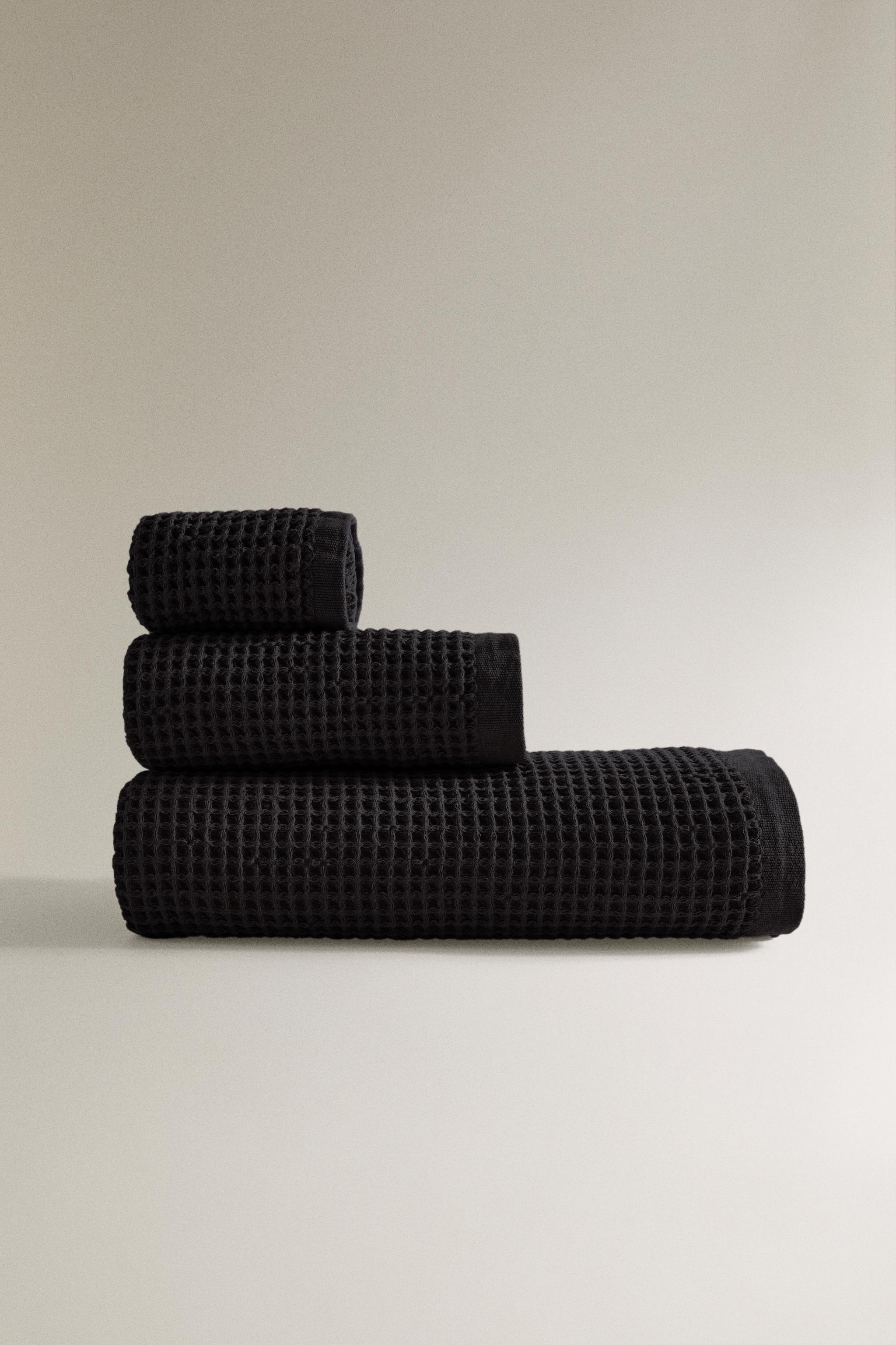 WAFFLE-KNIT COTTON BATH TOWEL